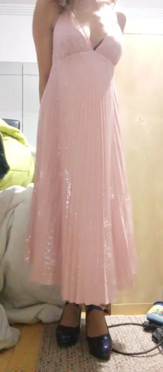 Vestido de fiesta rosa con lentejuelas