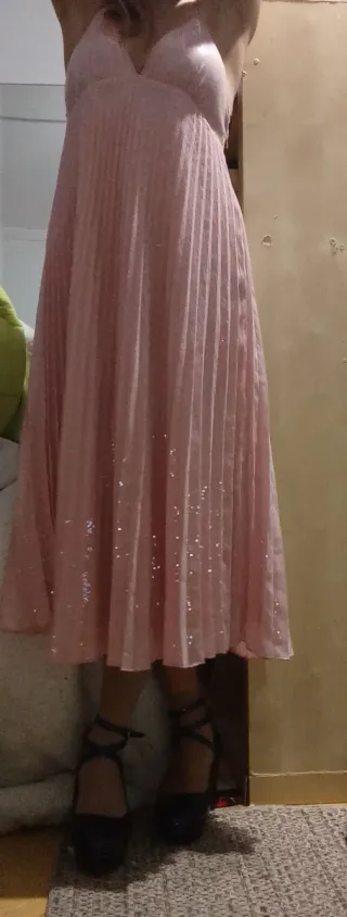 Vestido de fiesta rosa con lentejuelas