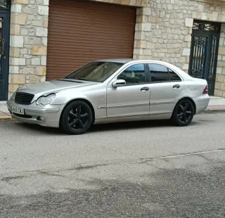 Mercedes-Benz Clase C 2003
