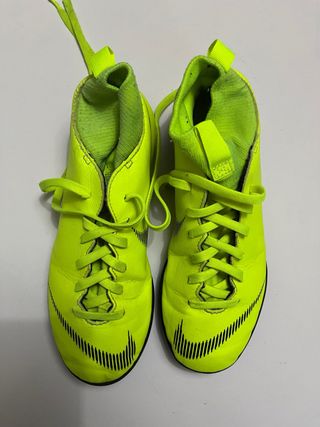 Zapatillas fútbol sala Nike Mercurial fluorescente