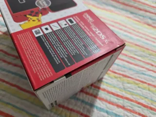 Nuovo Nintendo 2DS XL Edizione Poké Ball