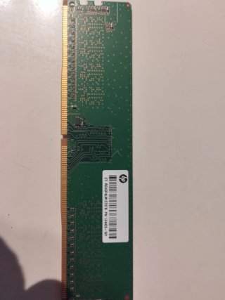 Micron 8GB DDR4-2666 DIMM