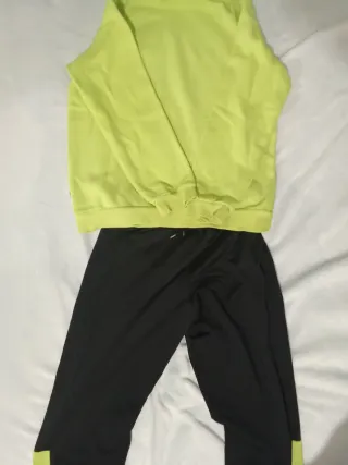 Lote 2 chándals + 2 Regalos