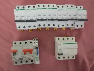 Lote Protecciones Eléctricas Schneider Electric
