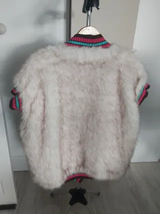 Chaleco de pelo con bolsillos