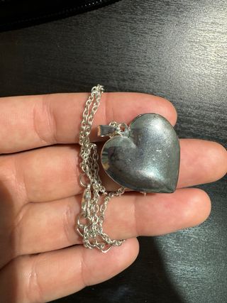 Colgante corazón plateado con cadena