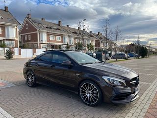 Mercedes-Benz CLA 45 AMG