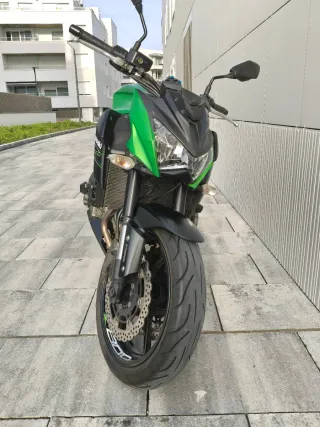 Kawasaki Z800e Negra y Verde
