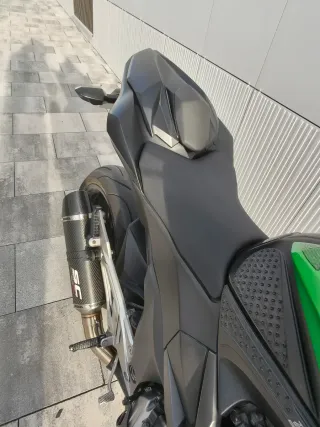 Kawasaki Z800e Negra y Verde