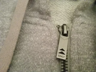 Felpa grigia Only zip e cappuccio con tigre donna