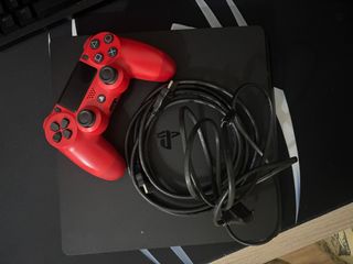 PS4 (PlayStation 4) Roja + Mando