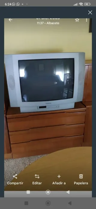 Cajonera de salón de madera