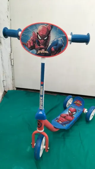 Patinete infantil Spiderman 3 ruedas
