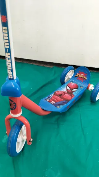 Patinete infantil Spiderman 3 ruedas