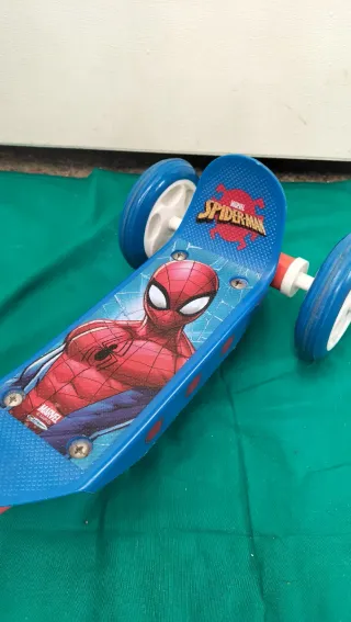 Patinete infantil Spiderman 3 ruedas