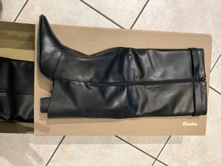 Stivali Bata neri tacco oro risvolto