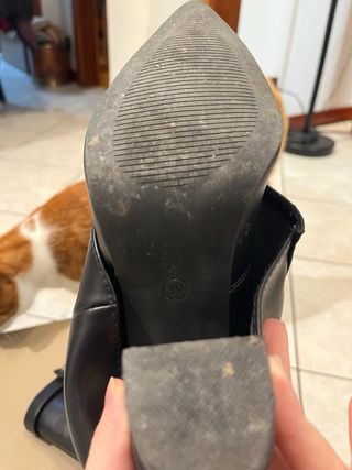 Stivali Bata neri tacco oro risvolto