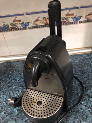 Cafetera Nespresso Krups, y porta cápsulas gratis