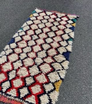 Alfombra de lana con rombos multicolor