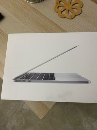 Caja Macbook Pro 2020