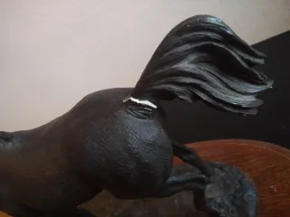 Figura de Caballo de Metal