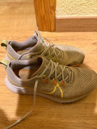 Zapatillas Nike Trail 4 Beige/Amarillo