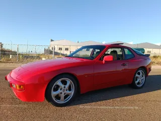 Porsche 944
