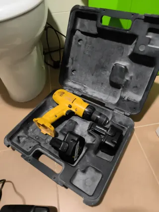 Taladro DeWalt + Baterías + Cargador