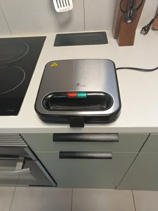 Parrilla Sandwichera Eléctrica