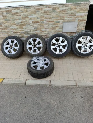 5 Llantas Audi r16