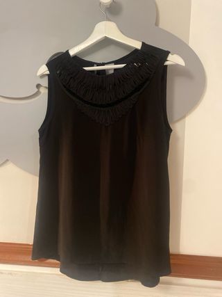 Blusa negra sin mangas talla S