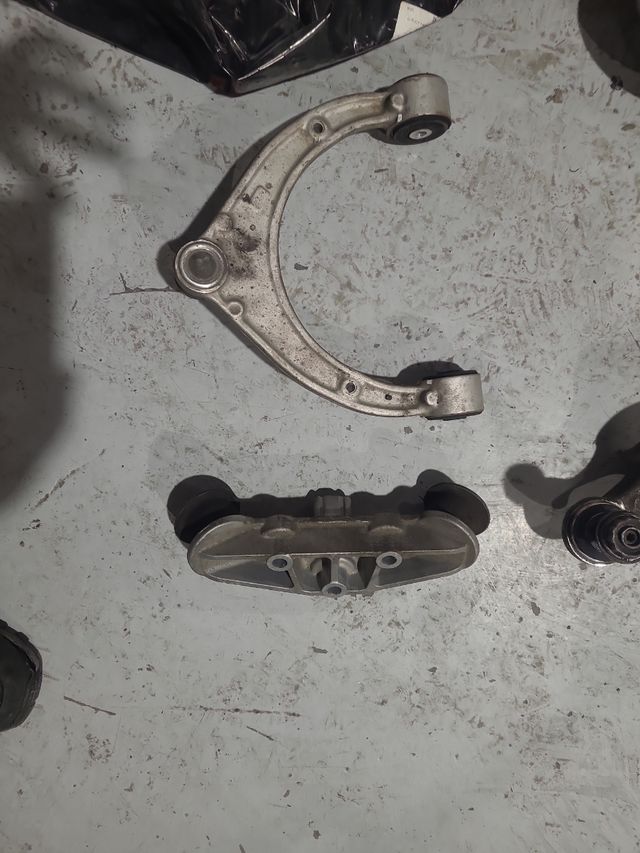 Brazo Suspensión Porsche Cayenne GTS Derecho