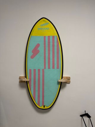 Supporto regolabile per tavole da surf e foil