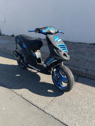 Piaggio NRG MC2 49cc Scooter Negra y Azul