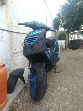 Piaggio NRG MC2 49cc Scooter Negra y Azul