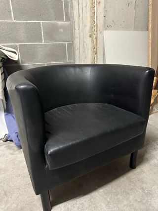Poltroncina Ikea in similpelle nera