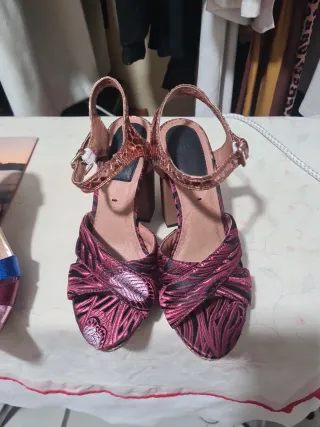 Sandalias Gios Eppo plataforma negras y rosas