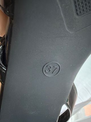 Sandalias charol negras tacón medio T37