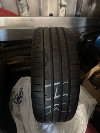 Llantas de aleación negras y plateadas