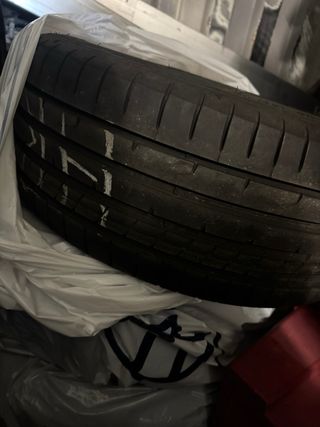 Llantas de aleación negras y plateadas