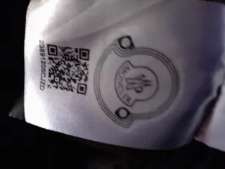 Abrigo plumífero Moncler negro