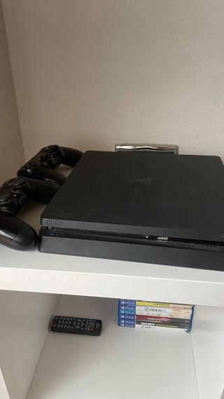 Ps4 Slim 1TB con Juegos