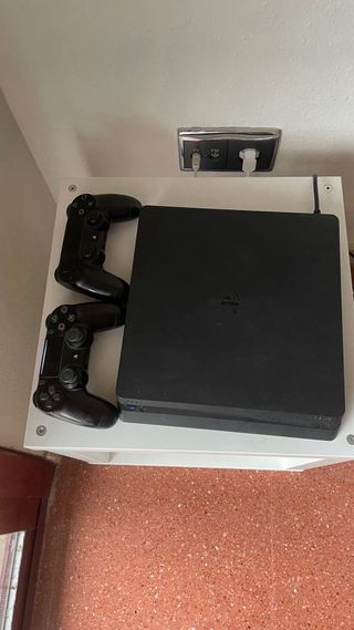 Ps4 Slim 1TB con Juegos