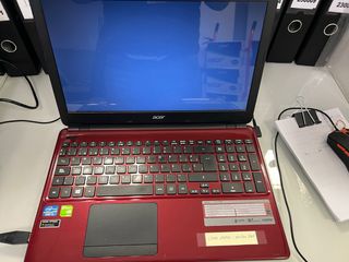 Portátil Acer E1-570G Rojo