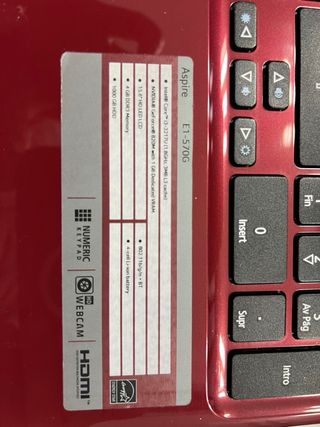 Portátil Acer E1-570G Rojo