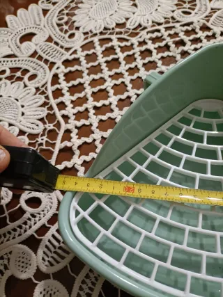 Lettiera angolare per conigli