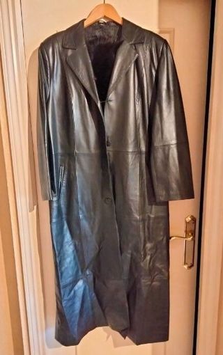 Abrigo largo de piel negro mujer