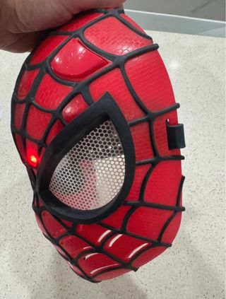 Máscara Spiderman com luzes