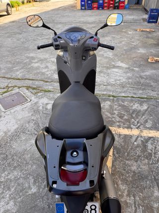 Honda SH 300 Gris