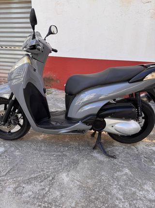 Honda SH 300 Gris